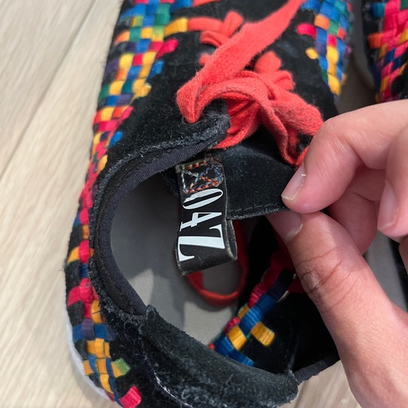 nike sneaker - Picture 2 of 5